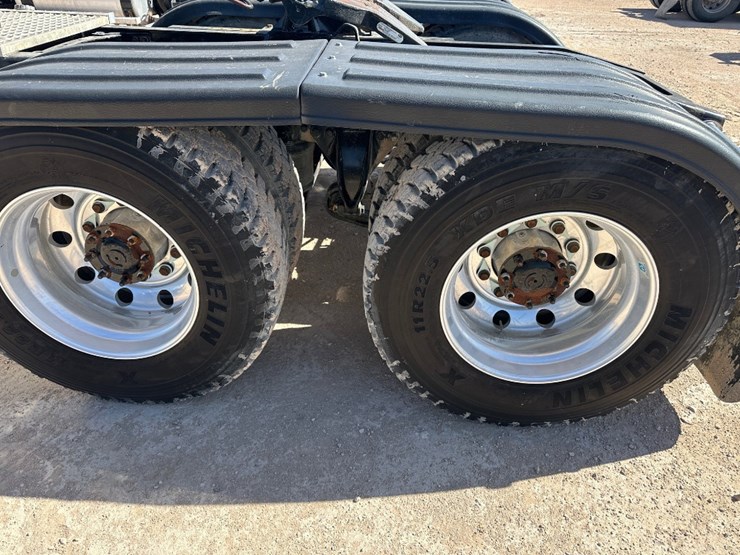 2015-western-star-4900-image-7