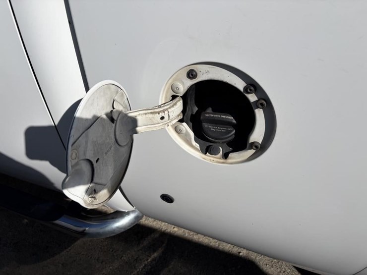 2013-chevrolet-2500-image-30