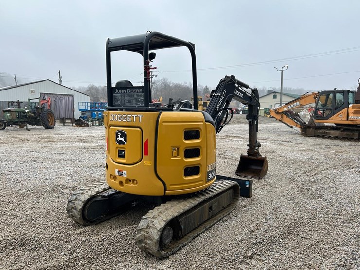 2022-deere-30g-image-5