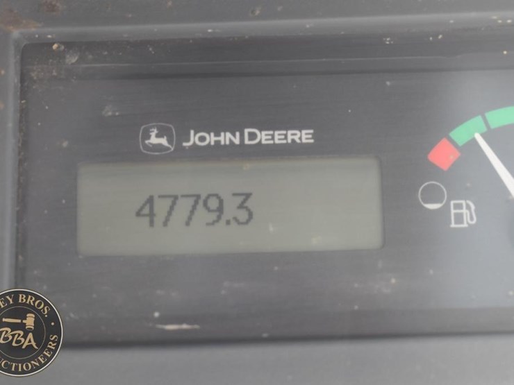 2015-deere-323e-image-45