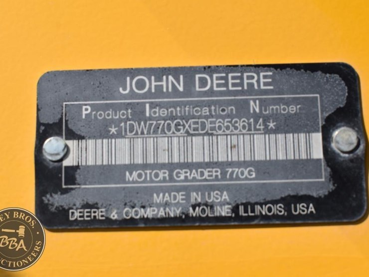 2013-deere-770g-image-22