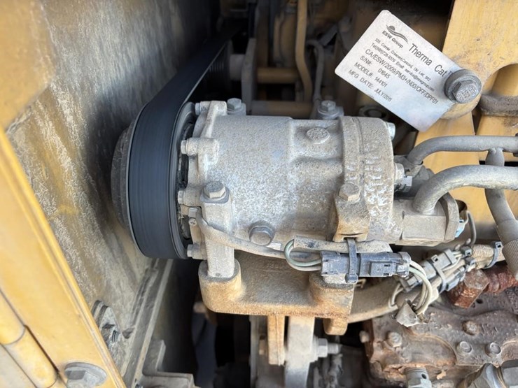 caterpillar-143h-image-57