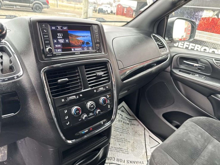 2019-dodge-grand-caravan-image-18