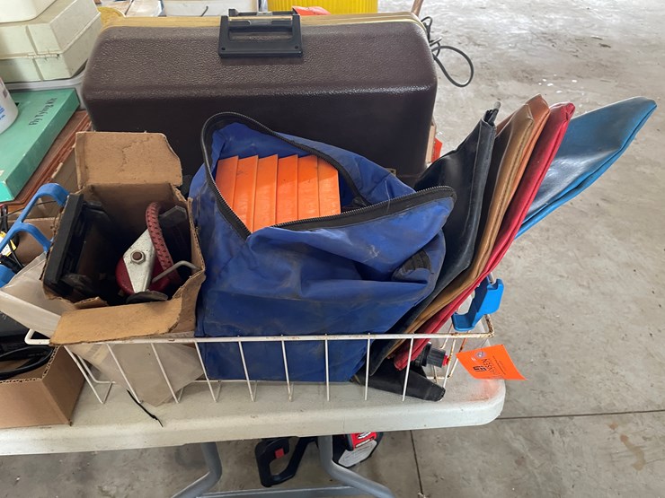 #7644-•-bass-pro-shop-fishing-reel-cases-image-1