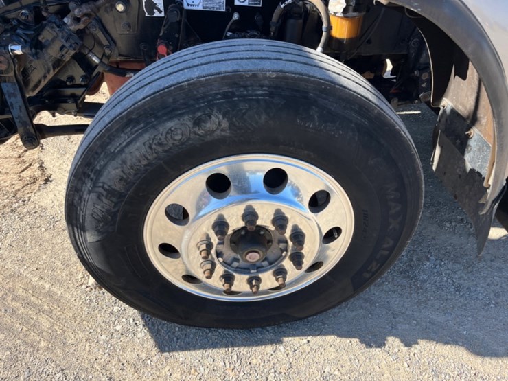 2013-kenworth-t800-image-12