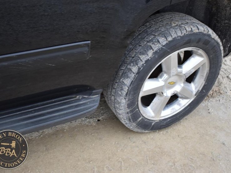 2013-chevrolet-tahoe-ls-image-32