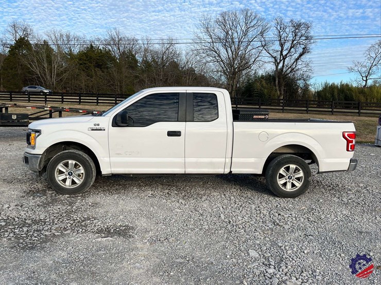 2020-ford-f150-xl-image-2