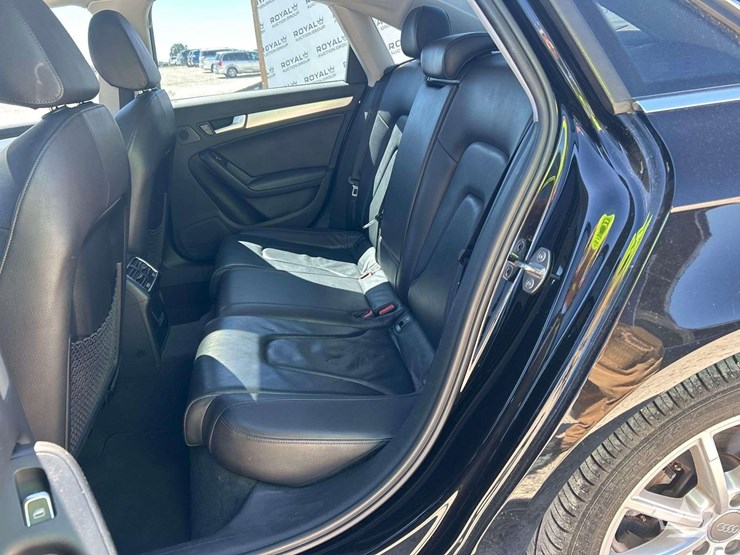 2015-audi-a4-awd-sedan-image-17