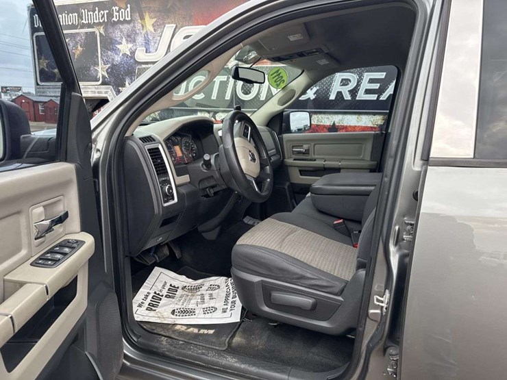 2011-dodge-ram-1500-image-13