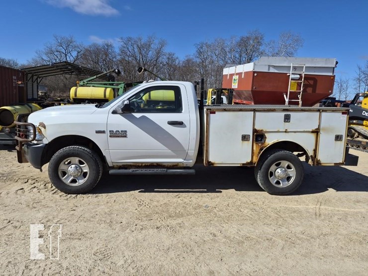 2014-dodge-ram-3500-image-13