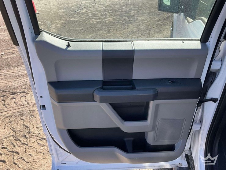 2020-ford-f150-image-27