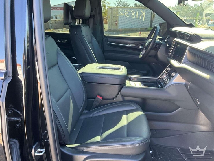 2024-gmc-yukon-denali-image-42