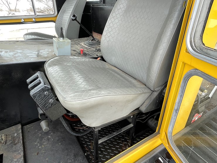 #7566-•-bombardier-snowcat-image-33