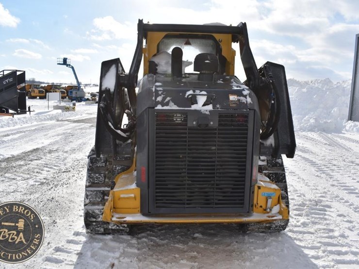 2020-deere-333g-image-16