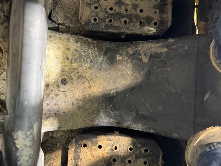 2017-deere-324e-image-19