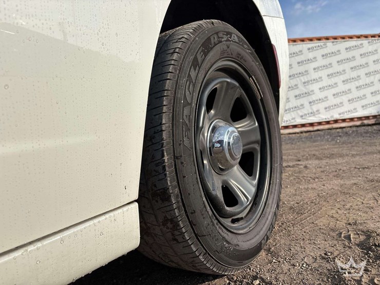 2017-dodge-charger-sedan-image-19