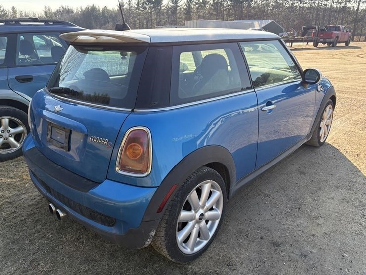 2009-mini-cooper-s-car-image-4