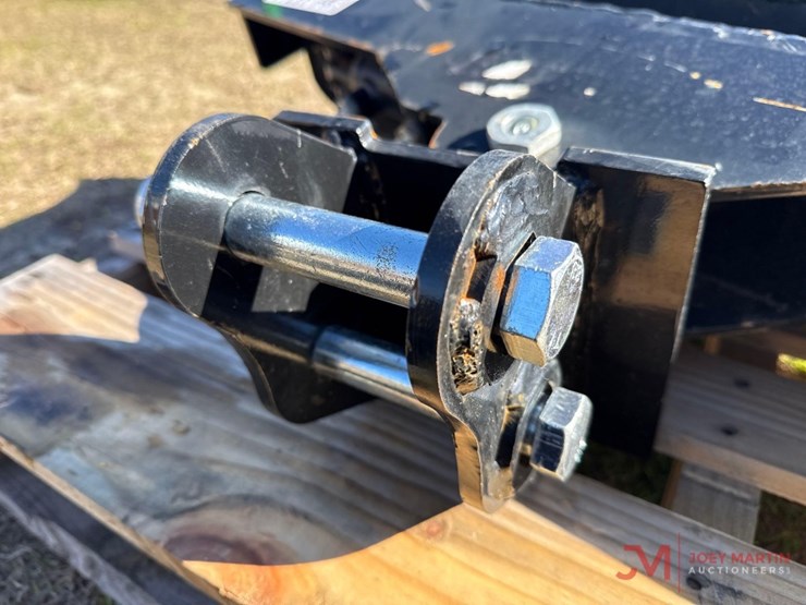 30"-hydraulic-tilting-cleanout-bucket-excavator-attachment-image-5