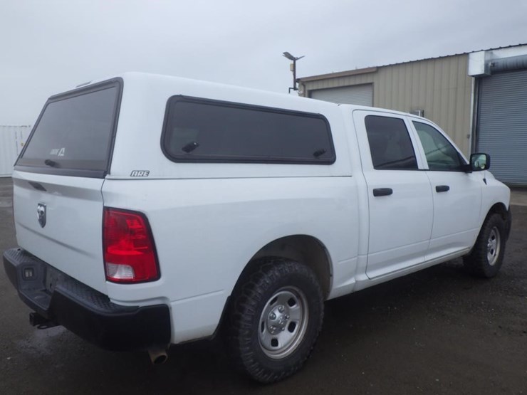 2016-dodge-1500-image-3