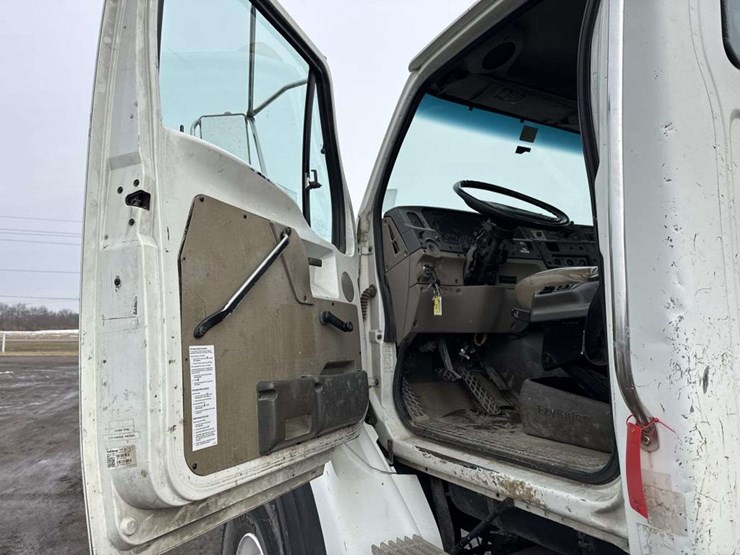 2002-sterling-l7500-image-16