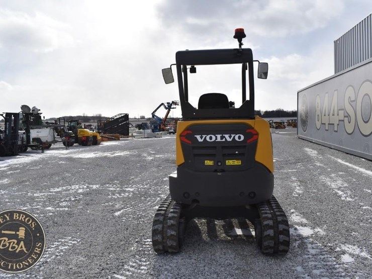 2023-volvo-ecr25-electric-image-8