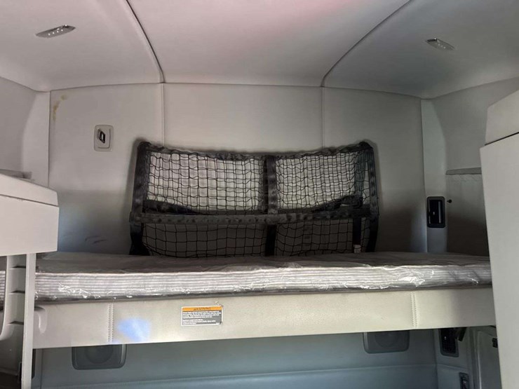 2019-kenworth-t680-image-33