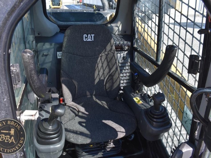 2018-caterpillar-299d2-image-46