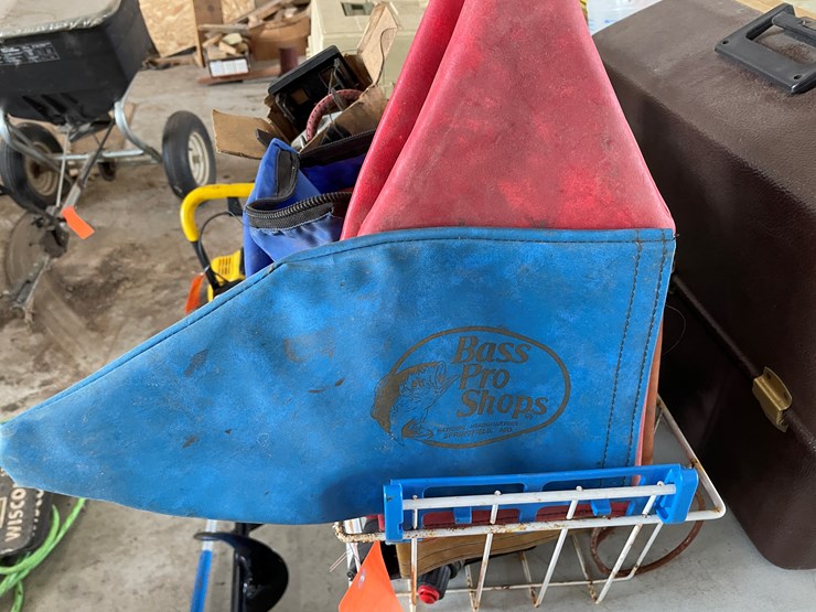 #7644-•-bass-pro-shop-fishing-reel-cases-image-4