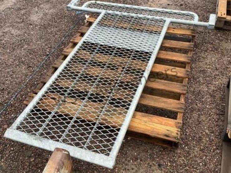 galvanized-loading-ramp-image-3