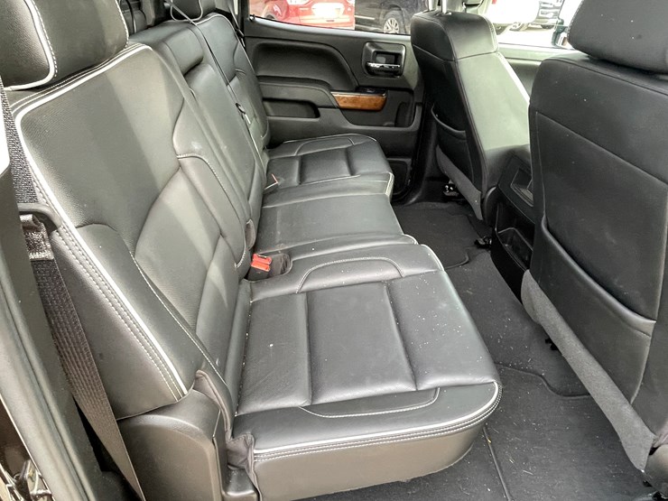 #7551-•-2019-chevy-silverado-high-country-pickup-(has-wi-title)-(blair,-wi)-image-63