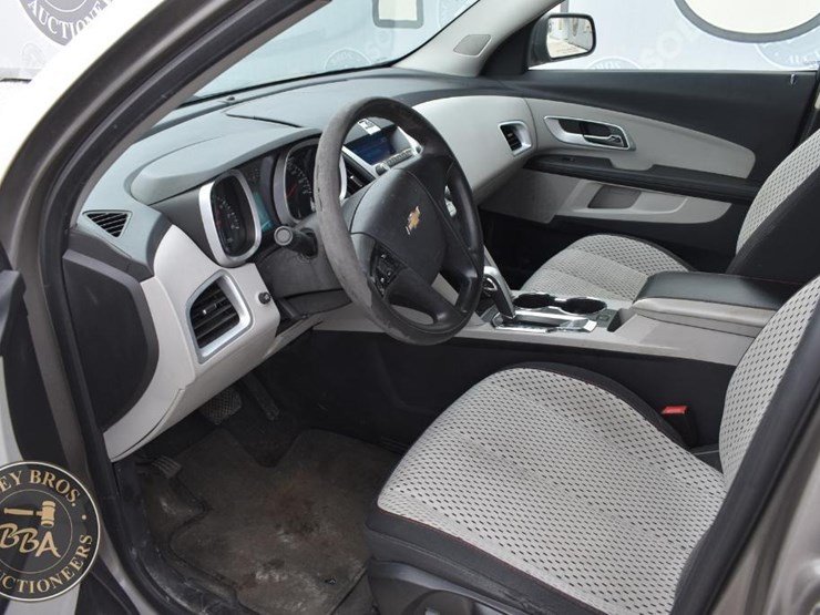 2010-chevrolet-equinox-ls-image-21