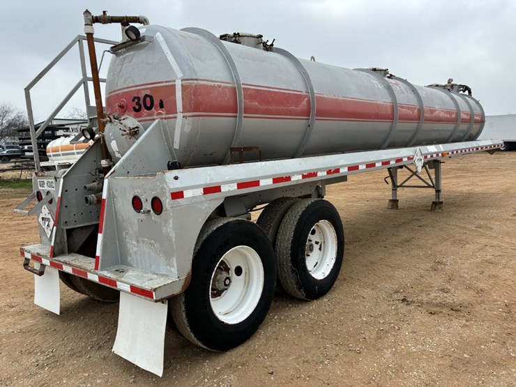 2012-proco-130bbl-vac-trailer-image-4