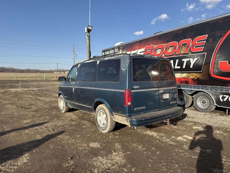 1995-gmc-safari-image-3