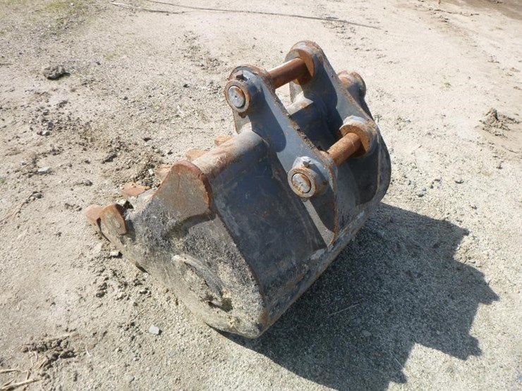 24"-excavator-bucket-w/-teeth-image-4