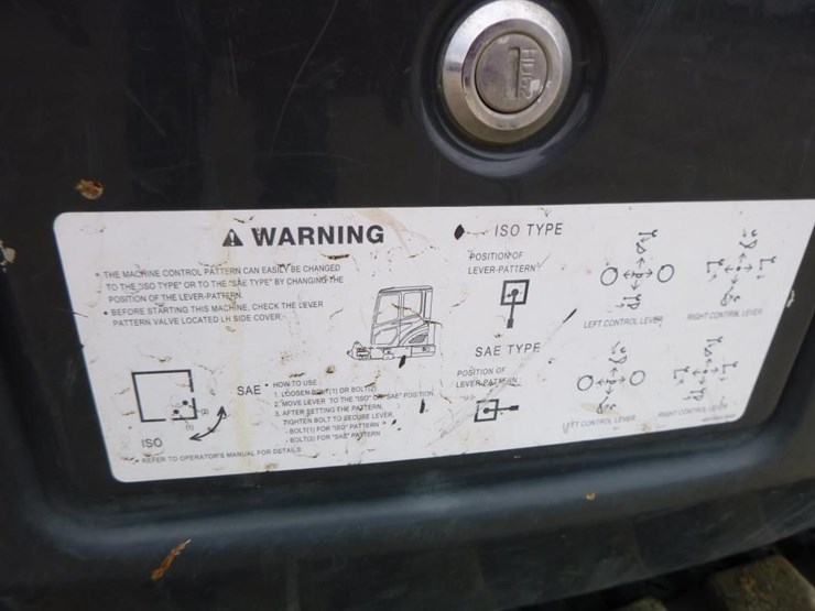 2017-case-cx33c-image-14