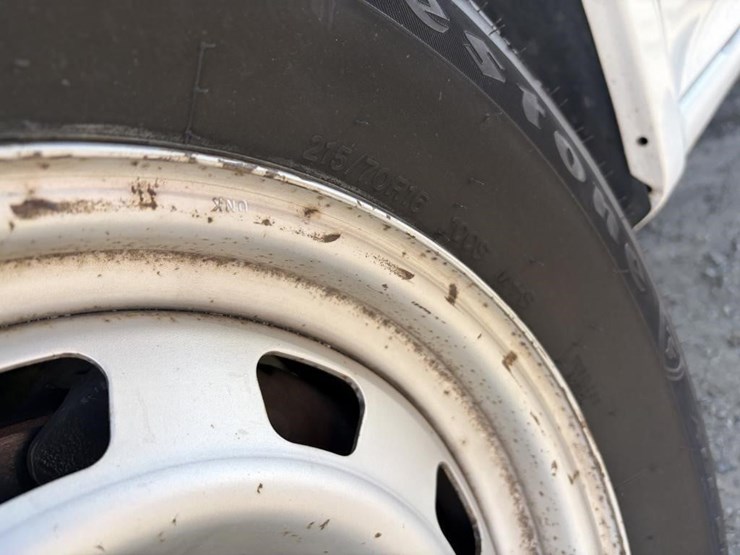 2011-chevrolet-colorado-image-24