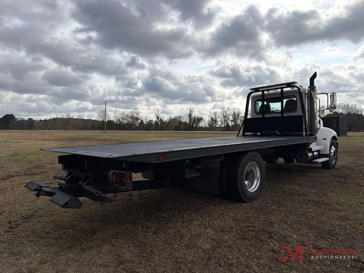 2018-peterbilt-337-image-3