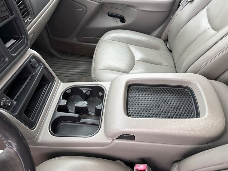 #447-•-2005-chevrolet-alvalanche-|-reconstructed-title-image-13