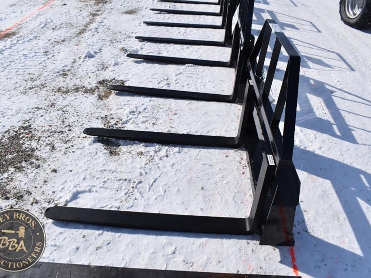 agt-industrial-pallet-fork-attachment-41892-image-2