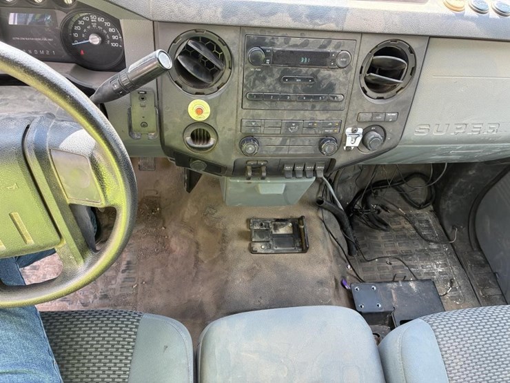 2013-ford-f550-sd-image-13