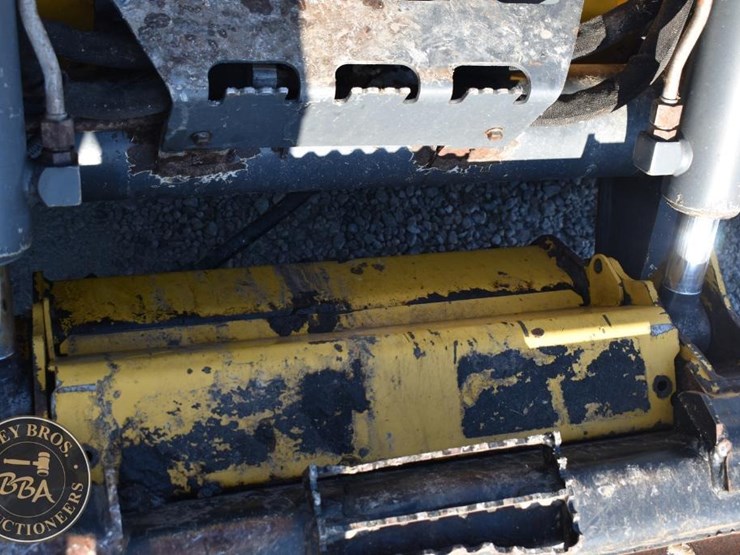 2015-deere-323e-image-24