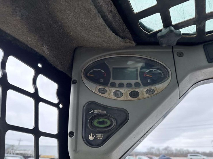 2011-bobcat-s175-image-15