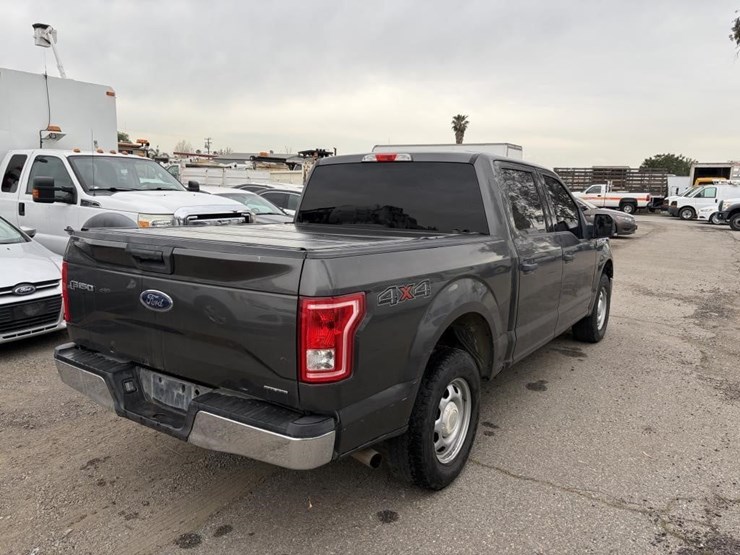 2015-ford-f150-xlt-image-3