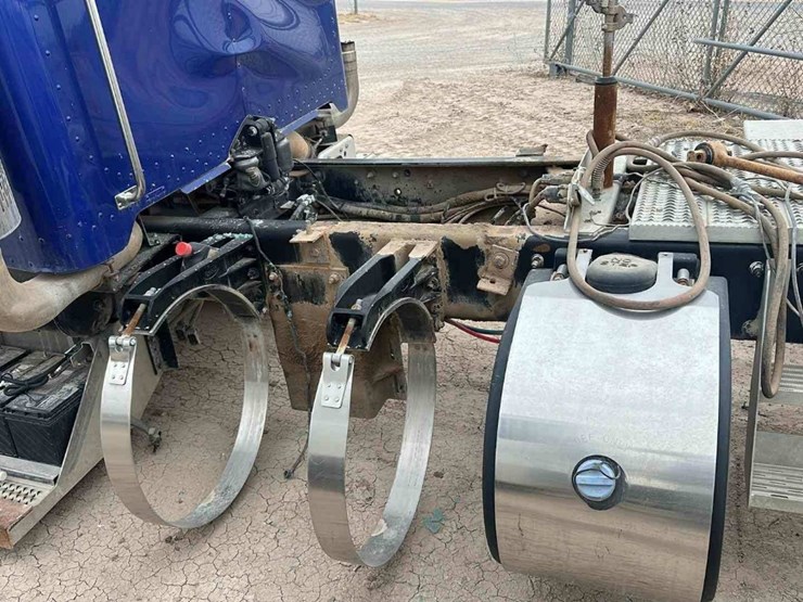 2017-peterbilt-389-image-6