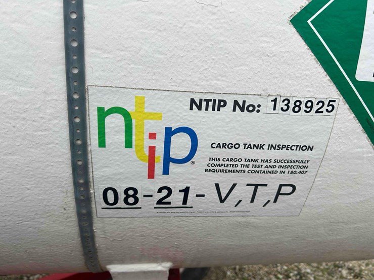 1000-gal.-nh3-tank-on-gear-#61-sells-offsite-image-10