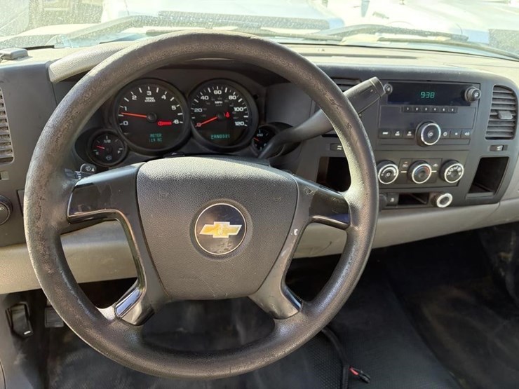 2011-chevrolet-1500-image-11