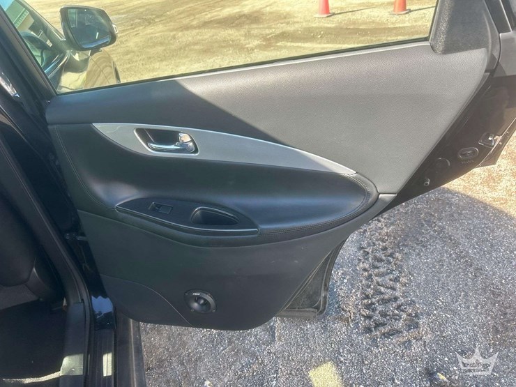 2017-infiniti-qx50-suv-image-19