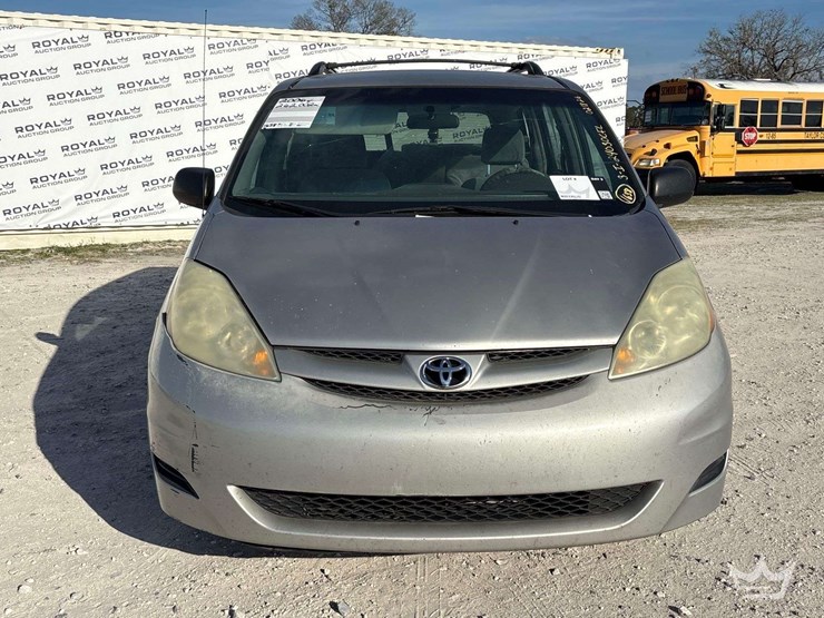 2006-toyota-sierra-ce-van-image-34