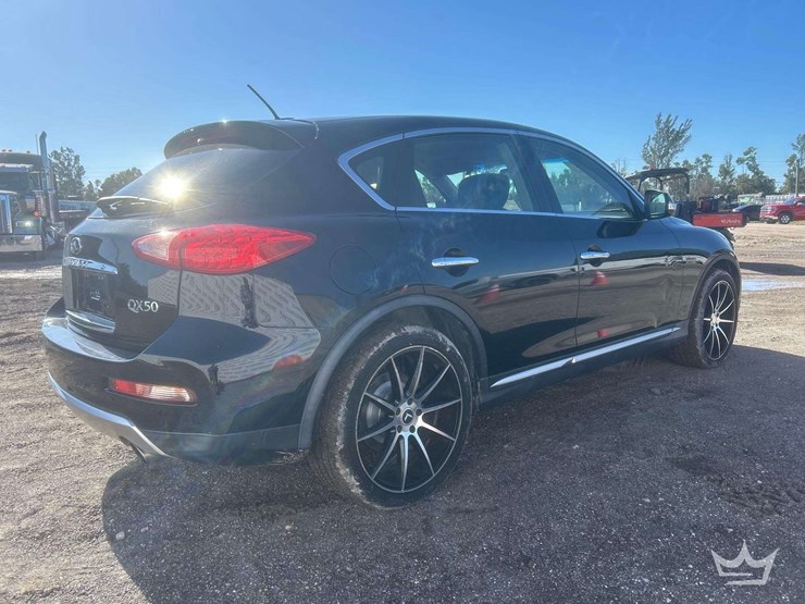 2017-infiniti-qx50-suv-image-3