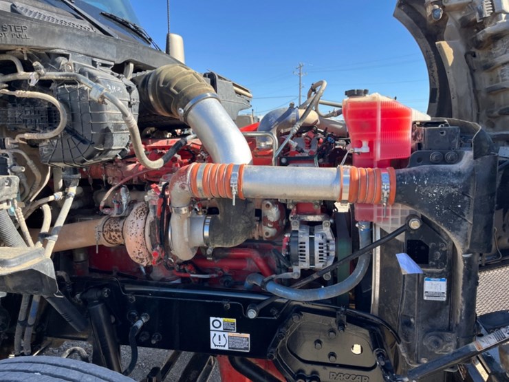 2015-kenworth-t880-image-10